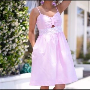 Like New!  Pink and white Lily dress! Has pockets!💗